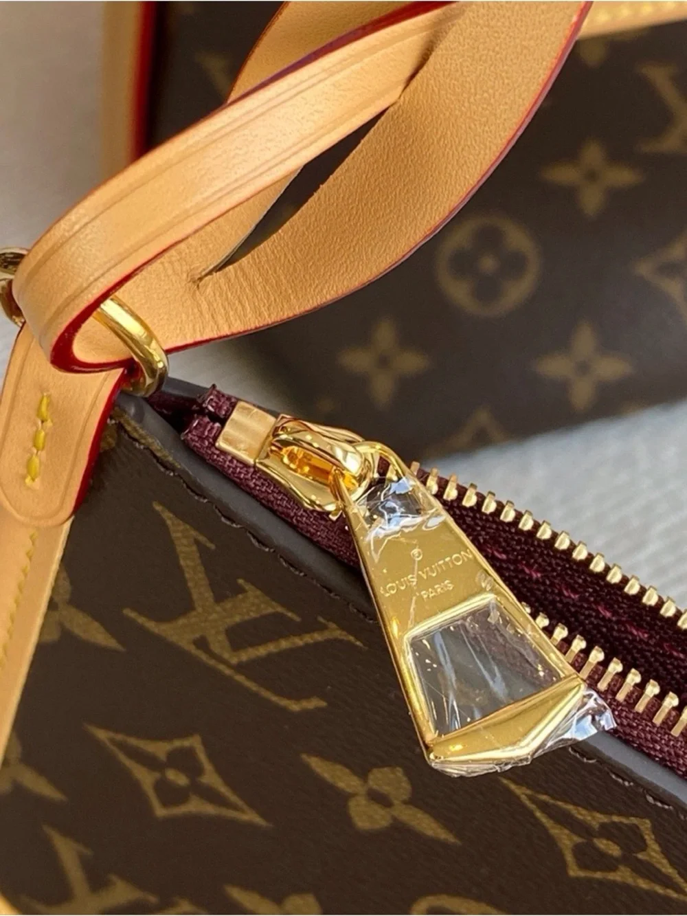 LOUIS VUITTON Bag New LV Bag - Picture 4 of 6